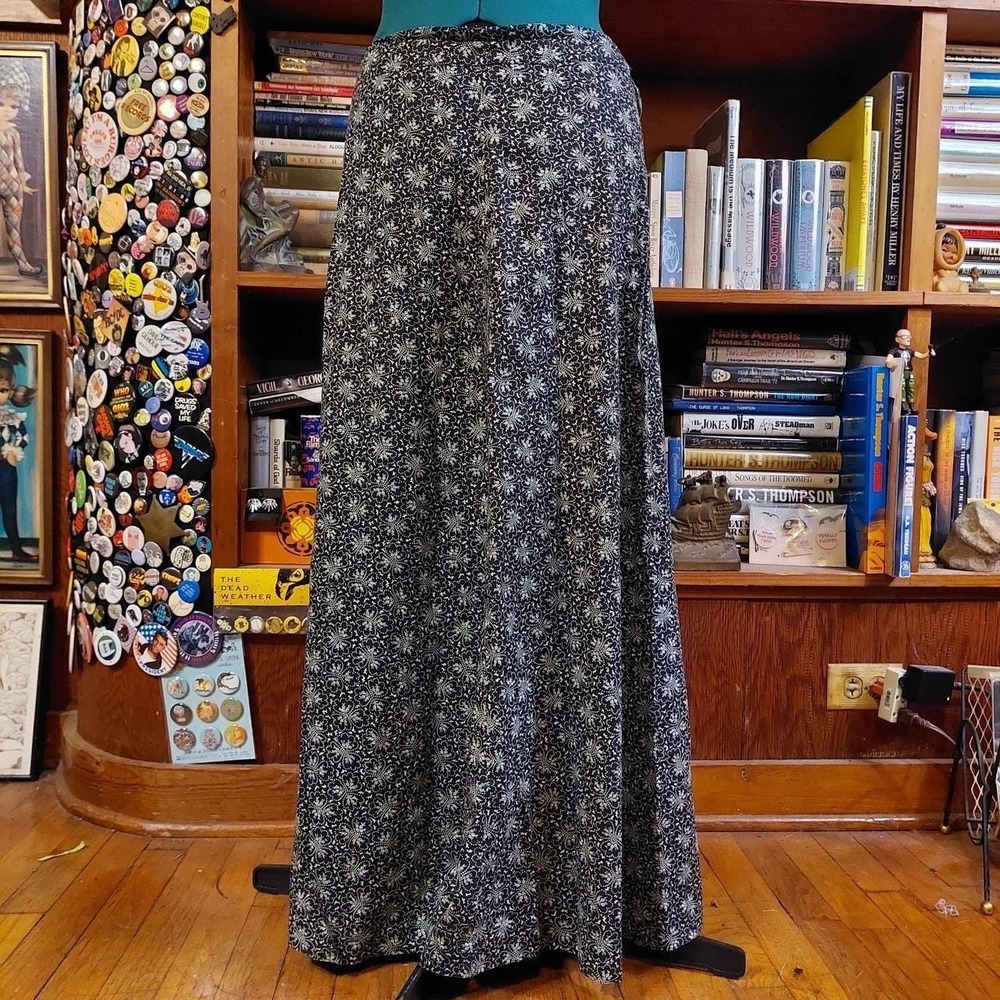 Vintage homemade floral patterned light weight maxi skirt